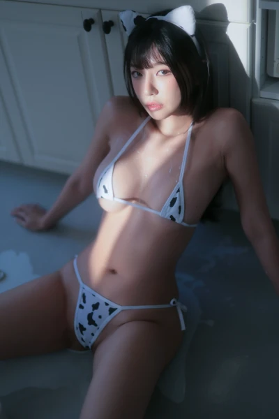 Dongeuran 동그란 – PhotoBook ��Milk Cow #01��